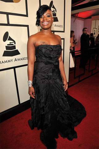 Illustration for article titled Grammy Awards Fashions Hit The High Notes
